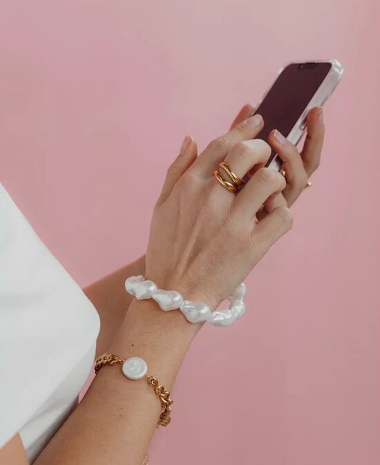 Short Pearl Phone Chain 